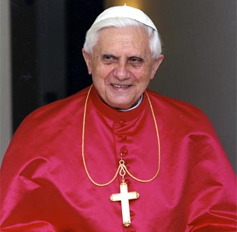 Consejos de Benedicto XVI a maestros italianos