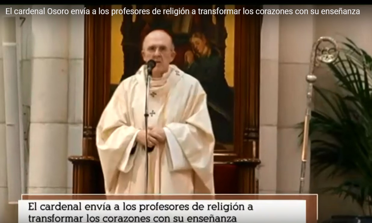 La Eucaristía de envío de profesores de Religión, congrega a un gran número de docentes en la Catedral de la Almudena