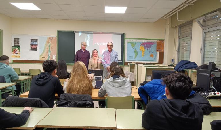Sensibilización de Cáritas en el IES Santa Eugenia, ubicado en Vallecas. 