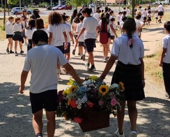 Ofrenda floral. Mayo 2024. CEIP Josep Tarradellas